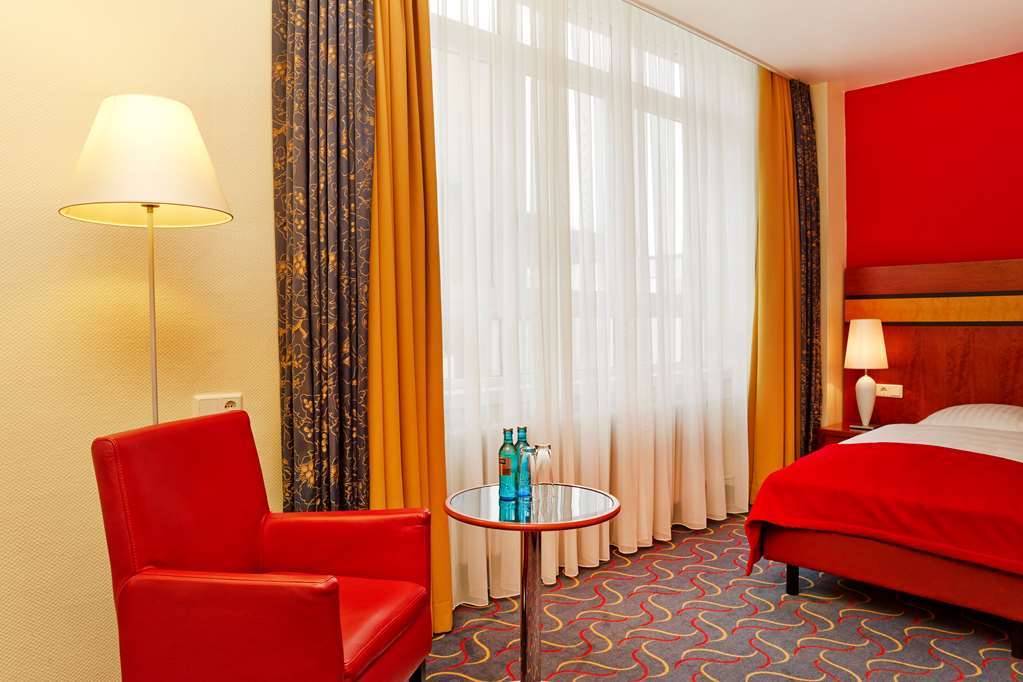 H+ Hotel Bremen Room photo